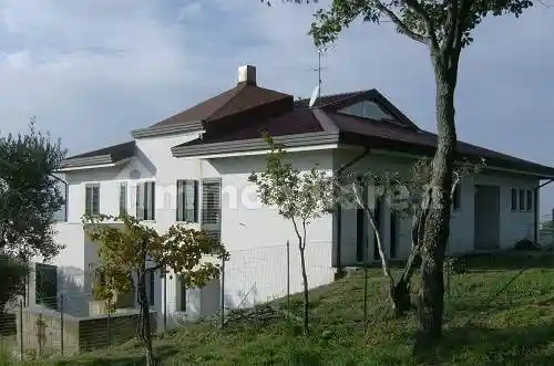 Villa unifamiliare Contrada Montecalvo, Santa Colomba, Benevento - foto 4