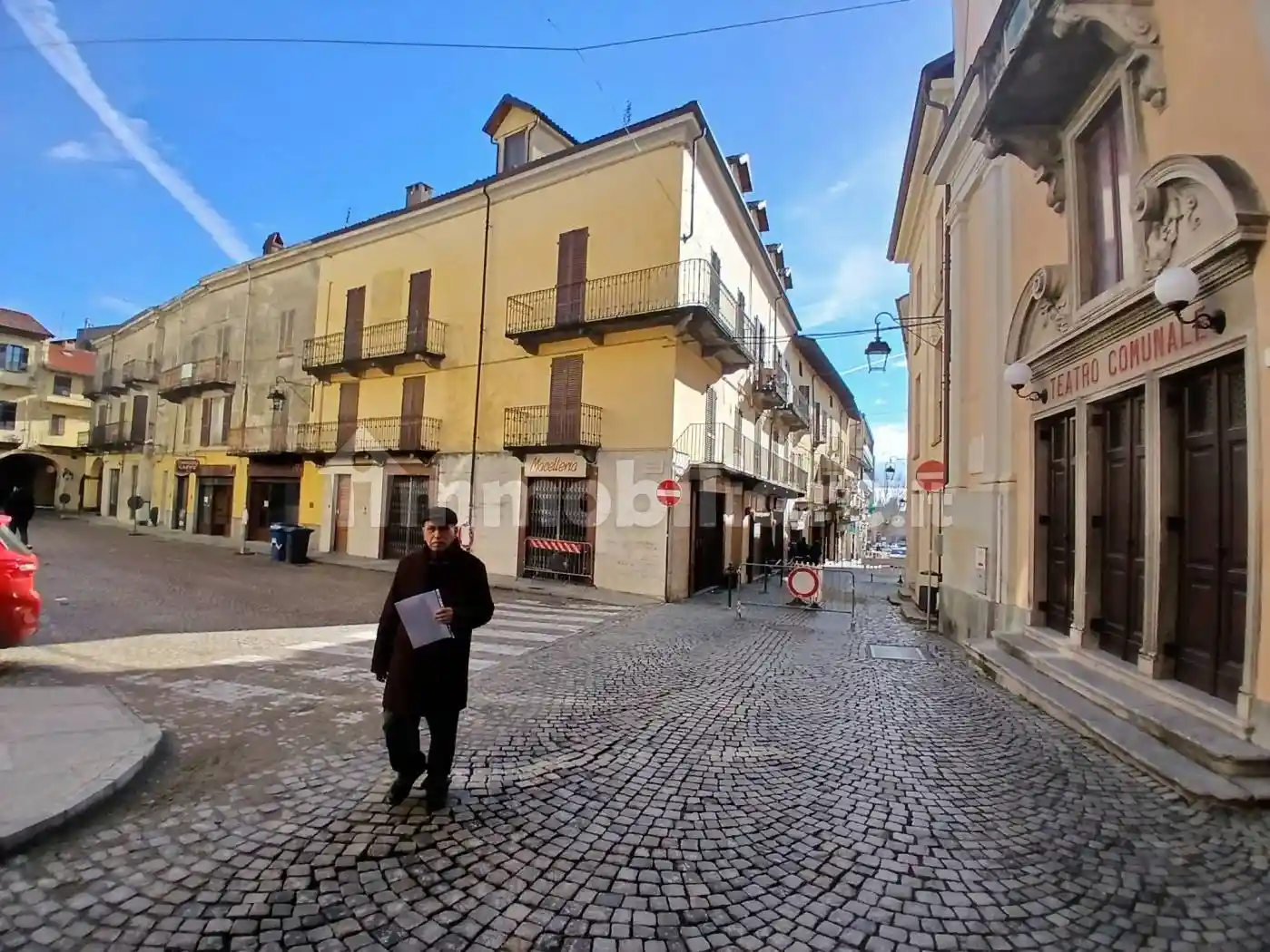 Palazzo - Edificio in vendita a Cuorgnè