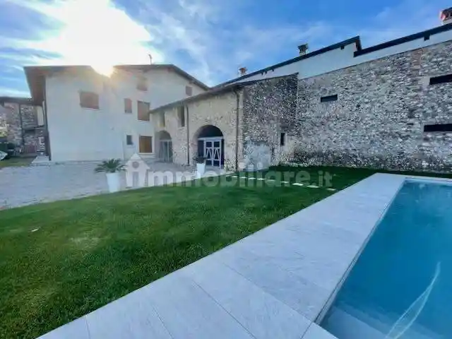 Rustico - Casale in vendita a Solferino