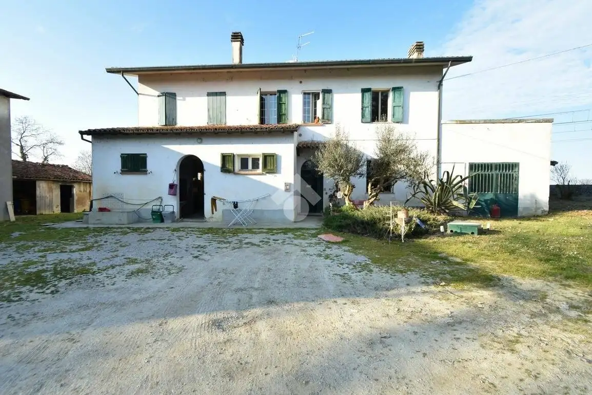Casa indipendente in vendita a Forlì