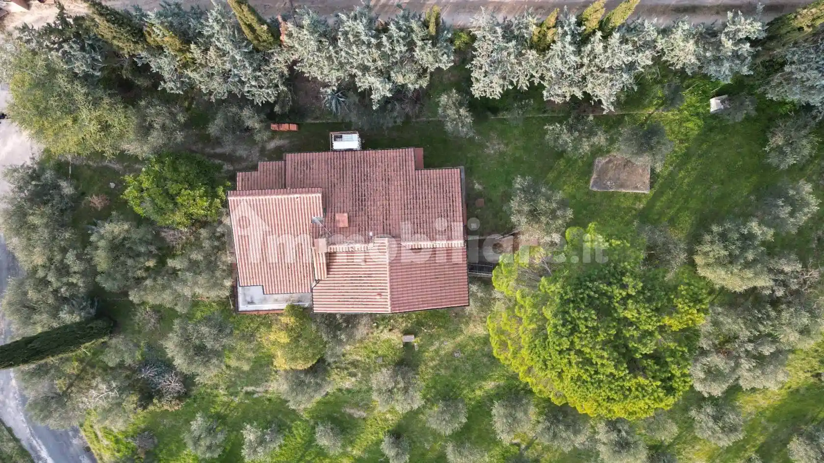 Villa unifamiliare, buono stato, 300 m², Zona Nuova, Assisi - foto 5