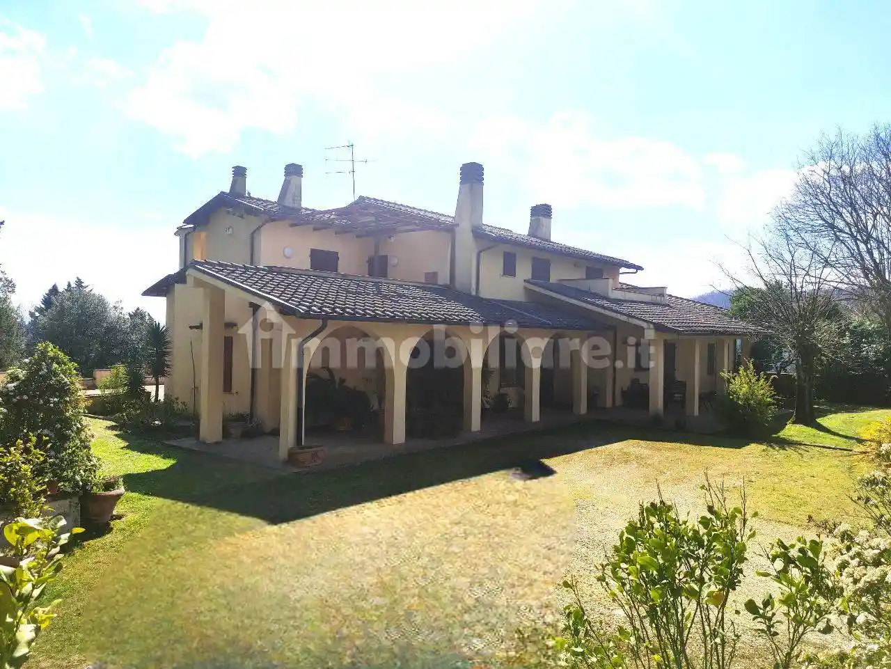 Villa in vendita a Carmignano
