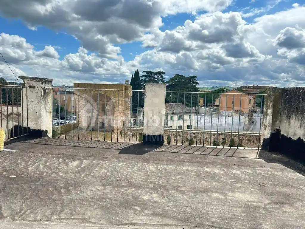 Appartamento in vendita a Jesi