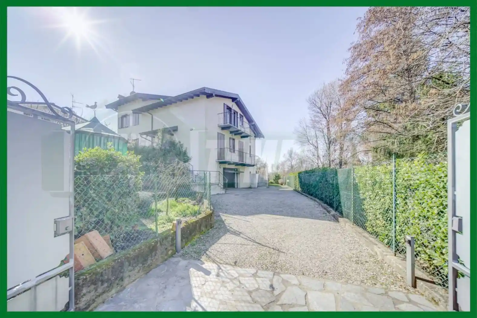 Villa in vendita a Laveno-Mombello