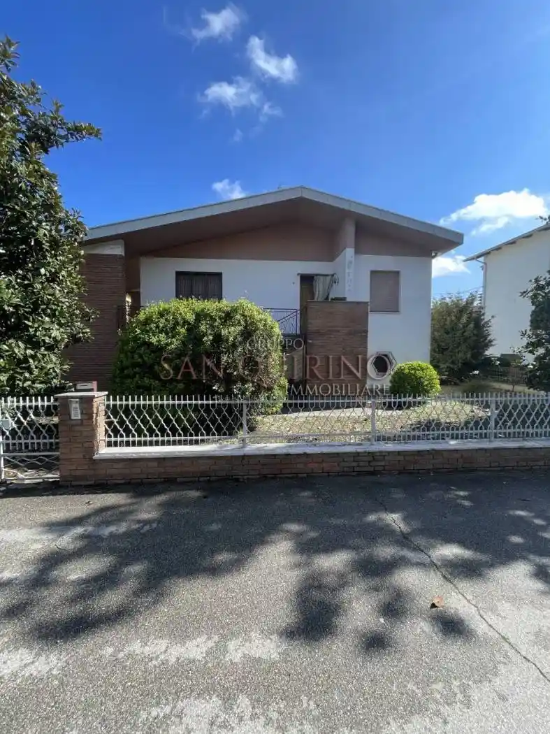 Villa in vendita a Mirandola