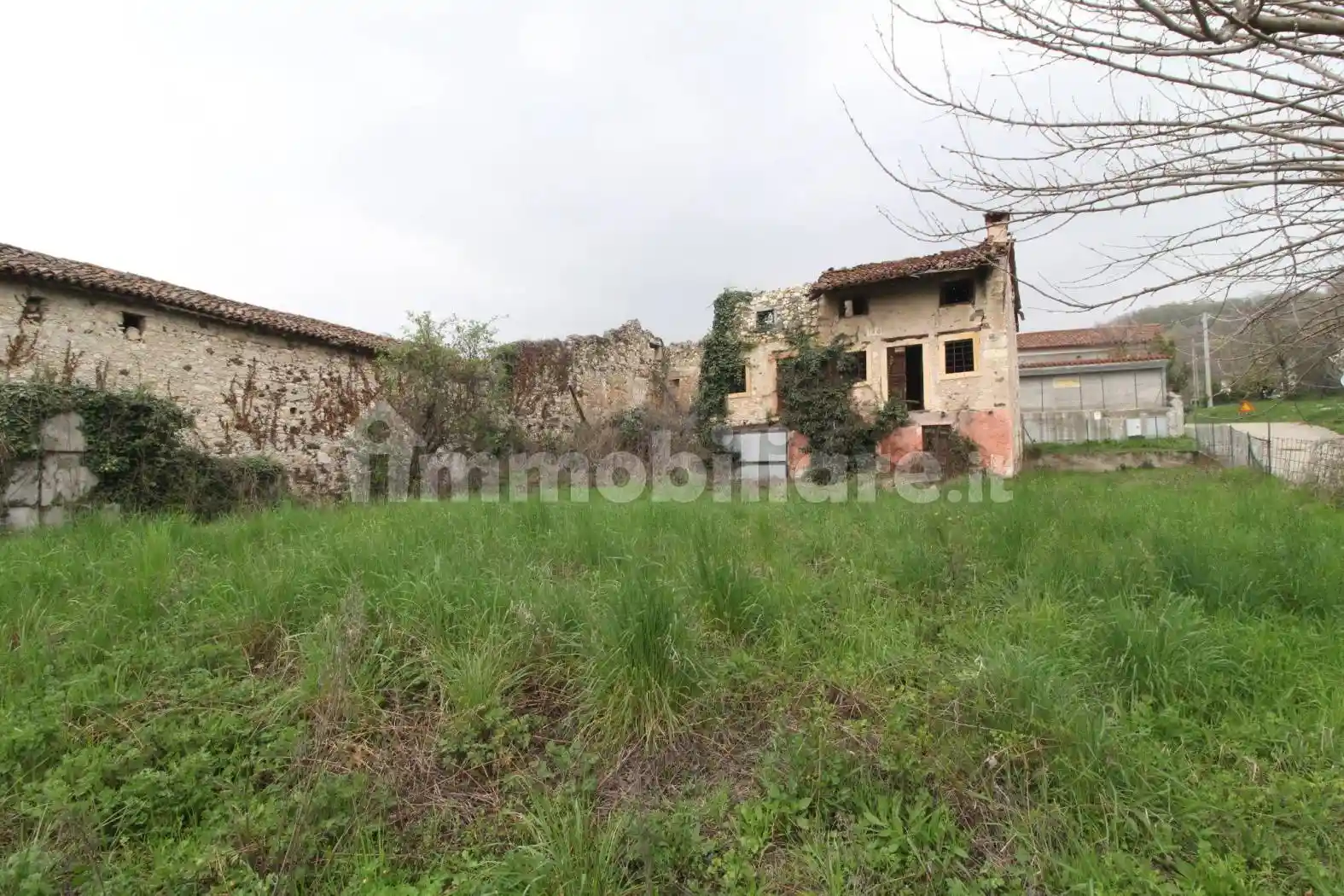 Rustico - Casale in vendita a Trissino