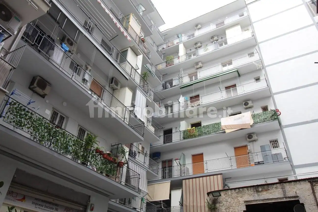 Appartamento in vendita a Napoli