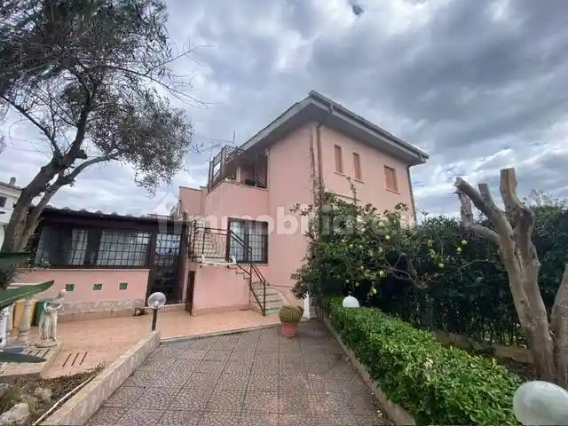 Villa in vendita a Ardea