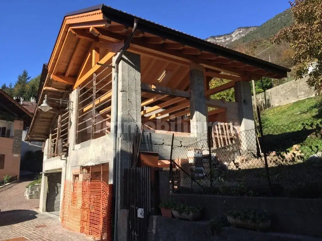 Rustico - Casale in vendita a Tre Ville