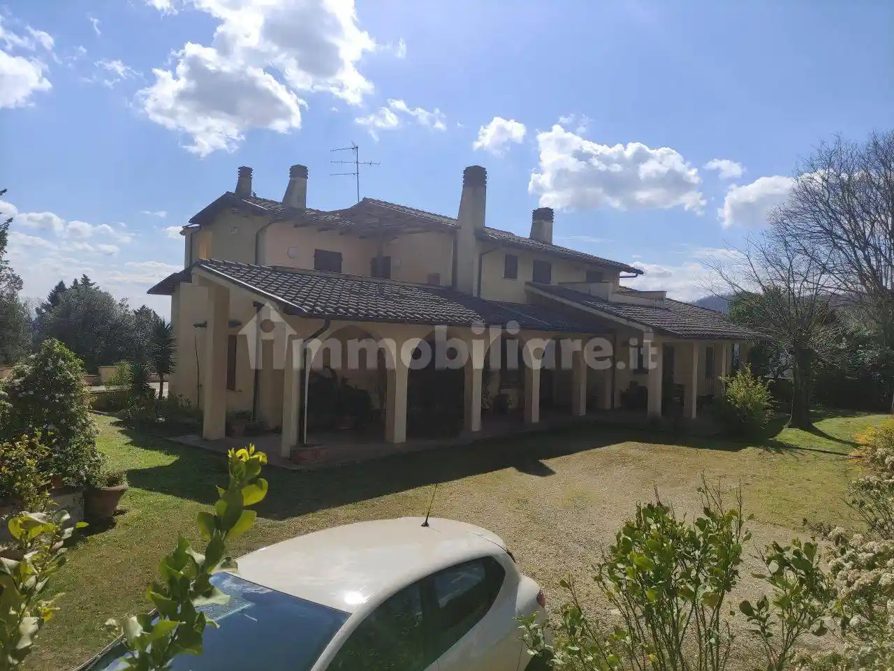 Villa in vendita a Carmignano