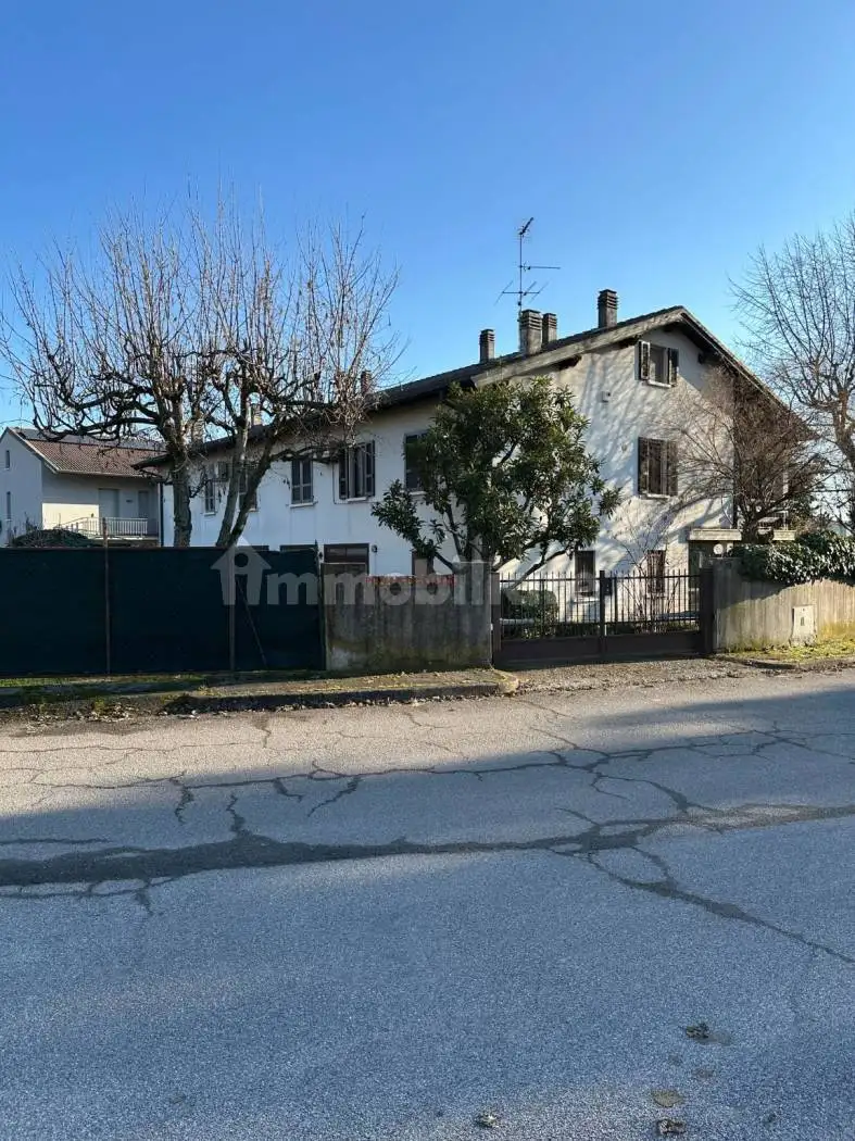 Villa in vendita a Ostiano