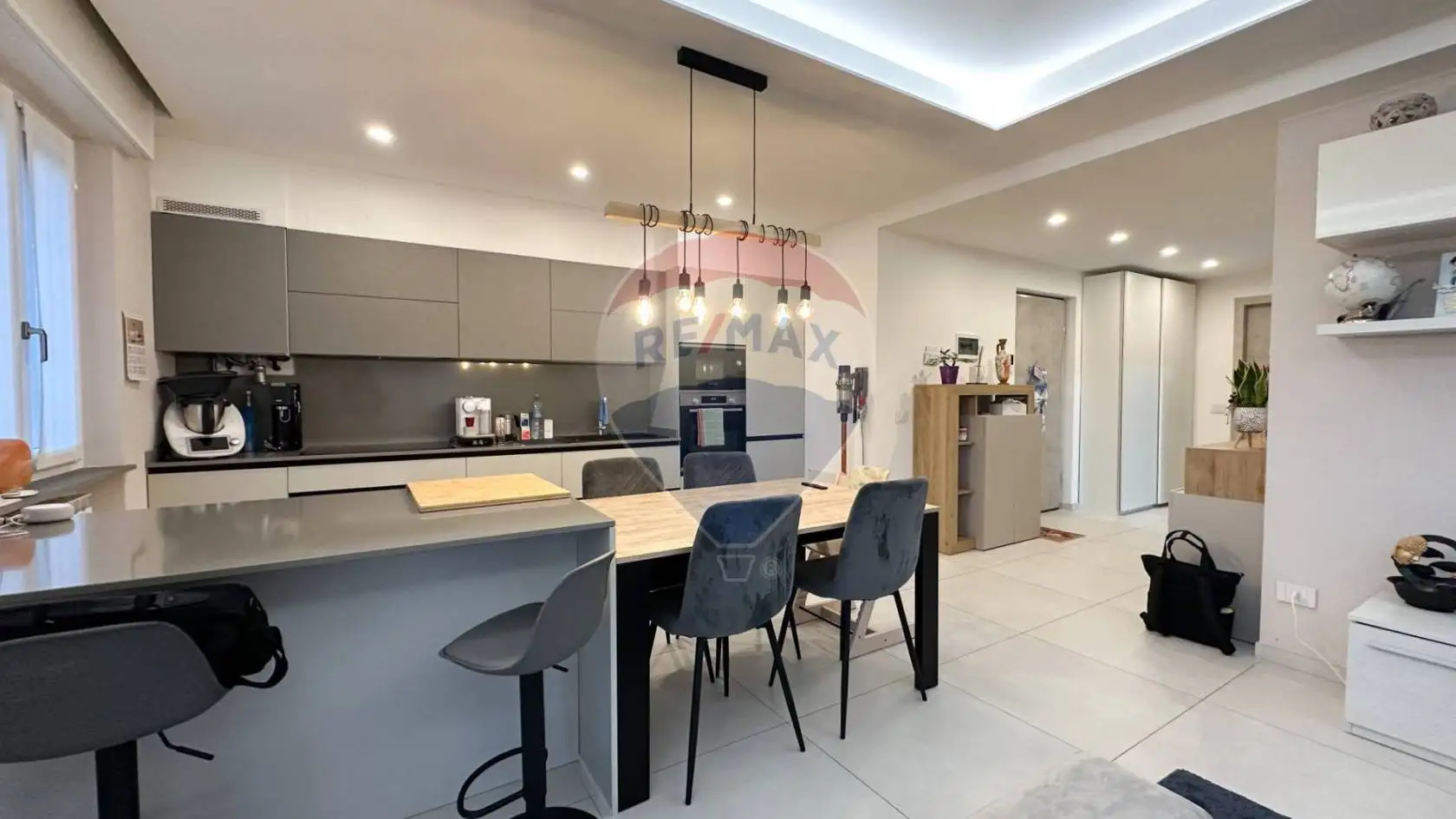 Appartamento in vendita a Brusimpiano