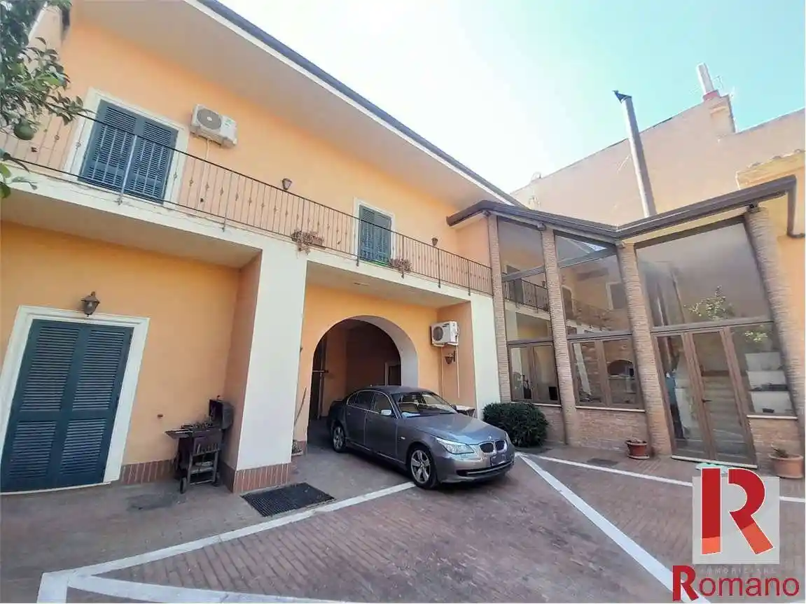 Terratetto unifamiliare 260 m², buono stato, Curti - foto 4