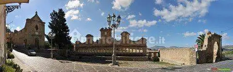 Casa indipendente in vendita a Leonforte