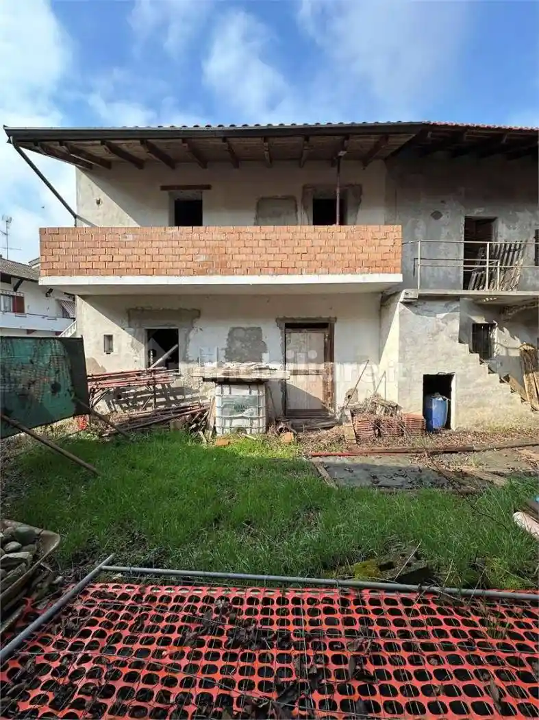 Rustico - Casale in vendita a Momo