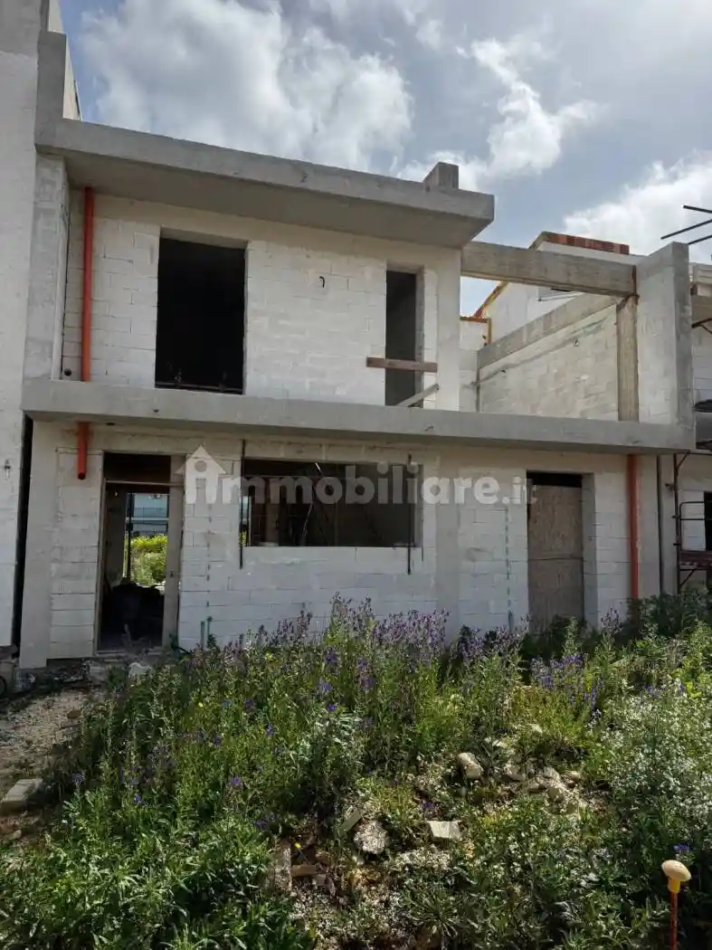 Casa indipendente in vendita a Floridia