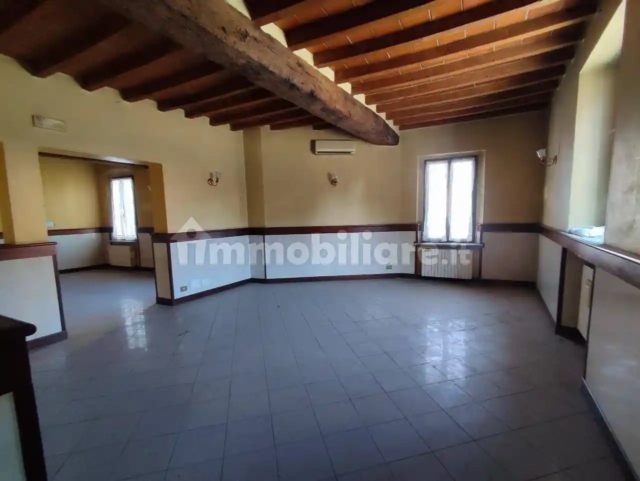 Palazzo - Edificio in vendita a Cremona