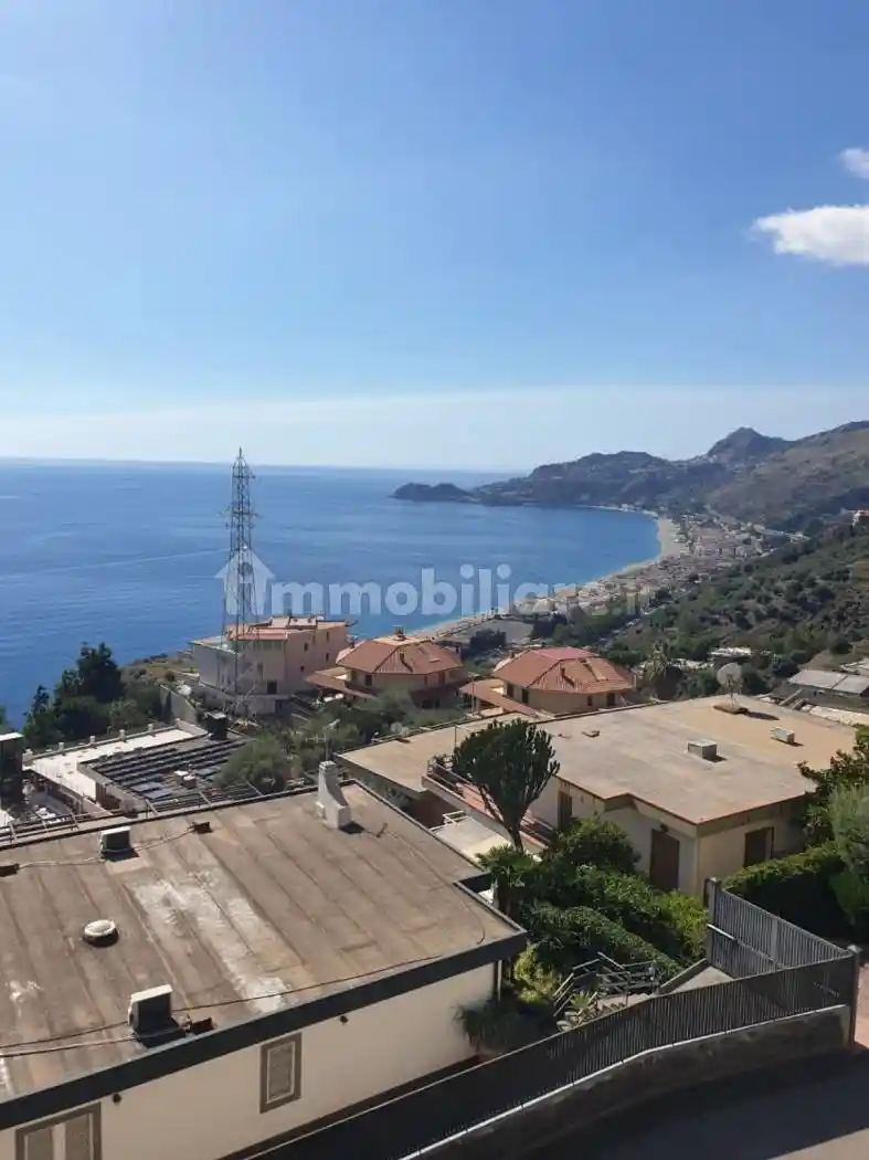 Appartamento in vendita a Letojanni