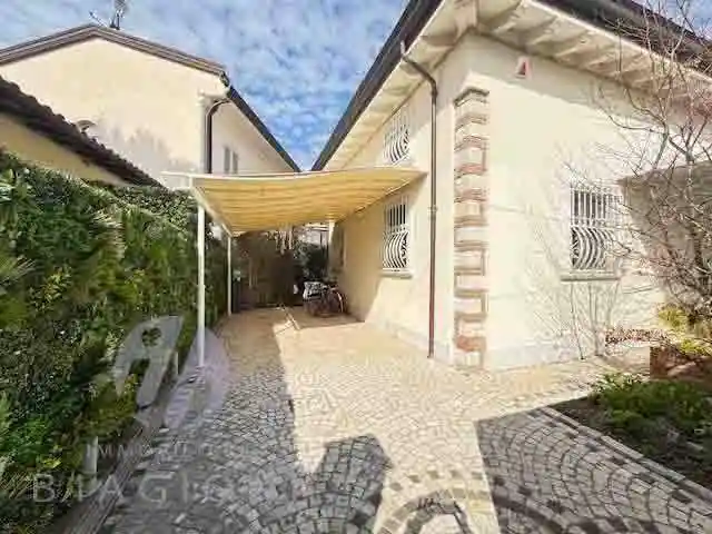 Villa in vendita a Forte dei Marmi