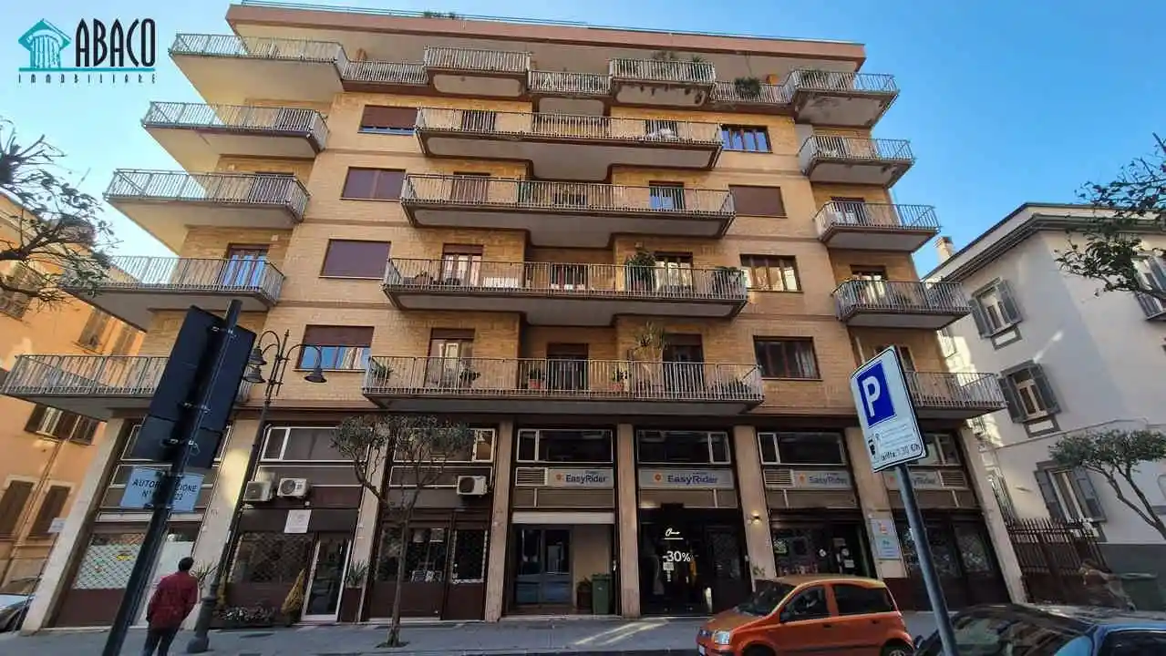 Quadrilocale corso Europa 10A, Emanuele II, C. Colombo, Morelli e Silvati, Avellino - foto 2