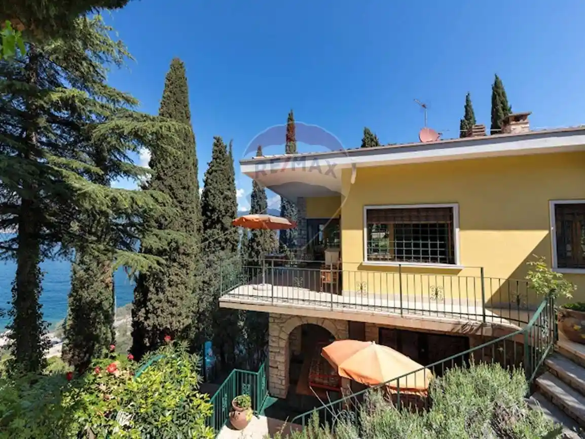 Attico - Mansarda in vendita a Torri del Benaco