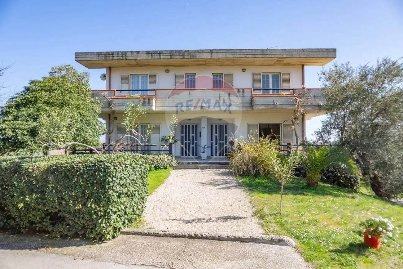 Casa indipendente in vendita a Giuliano Teatino