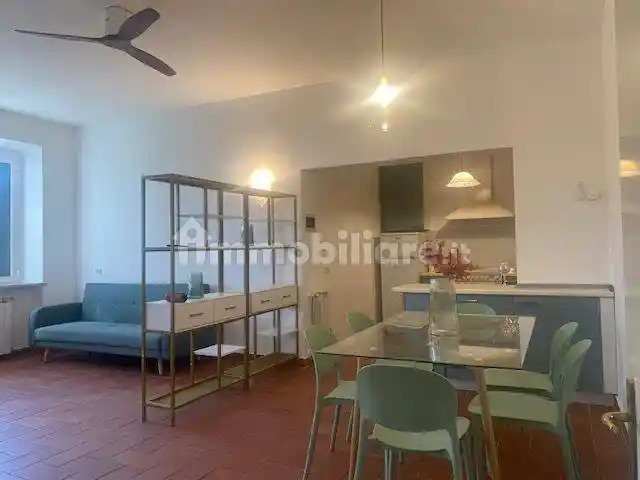 Casa indipendente in affitto a Massa