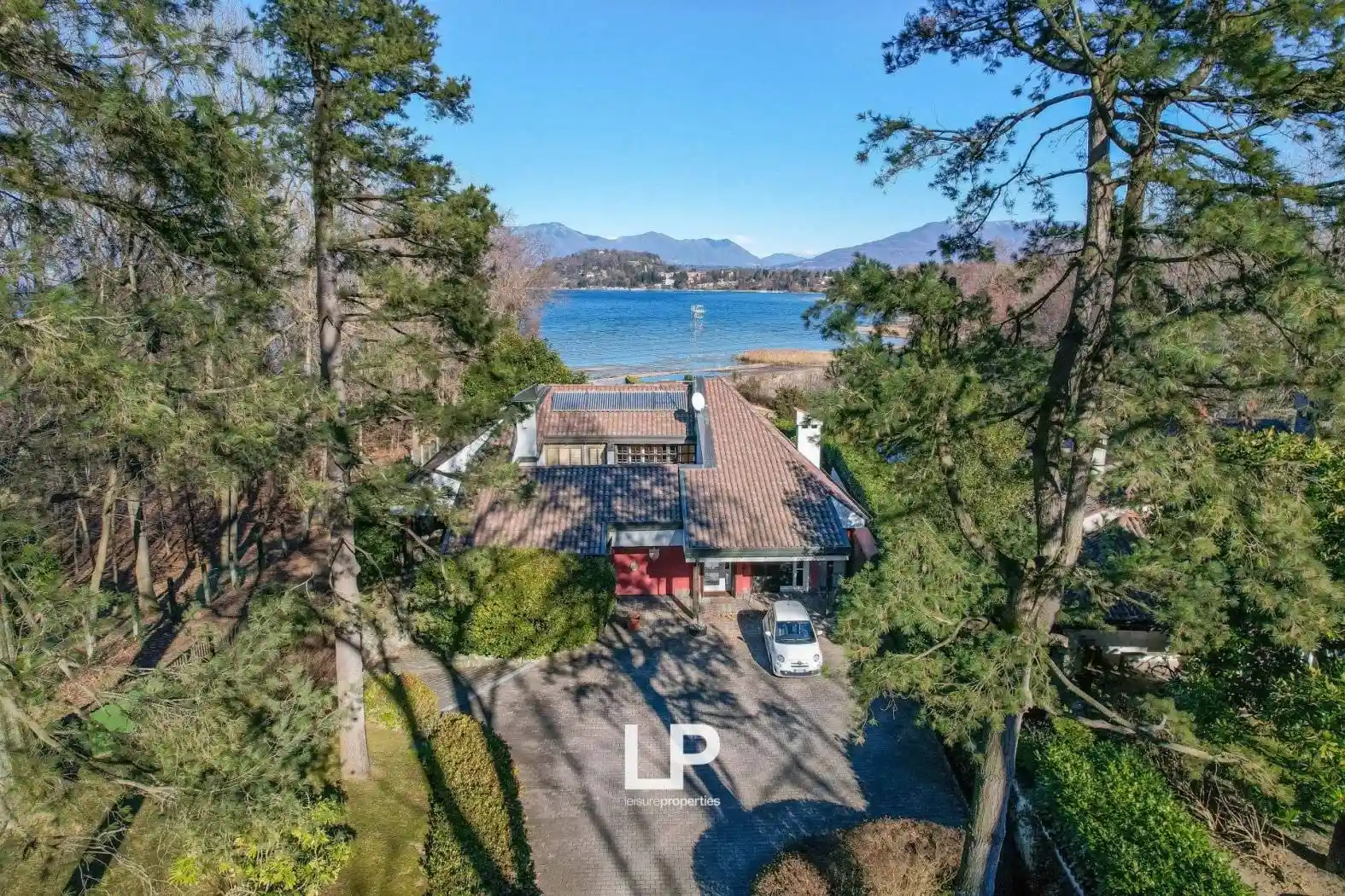 Villa in vendita a Ispra