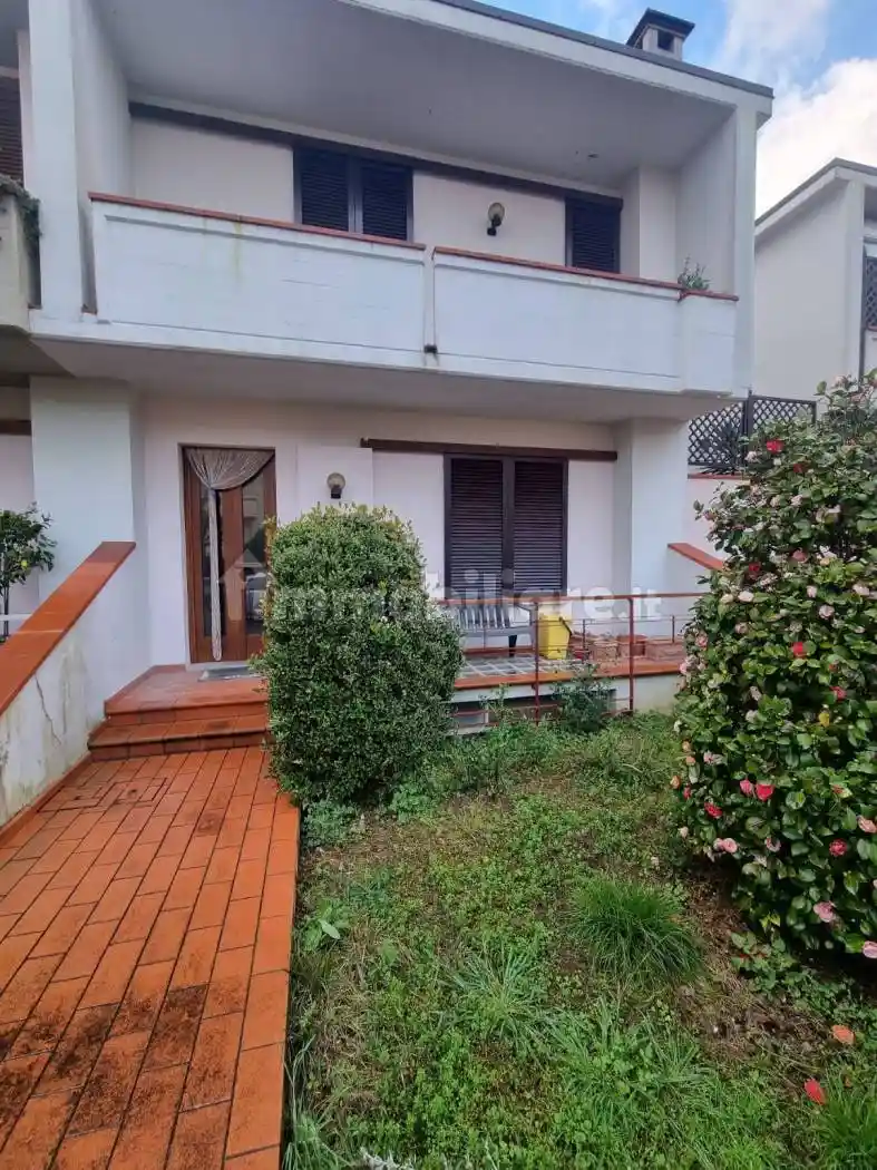 Villetta a schiera in vendita a Montale