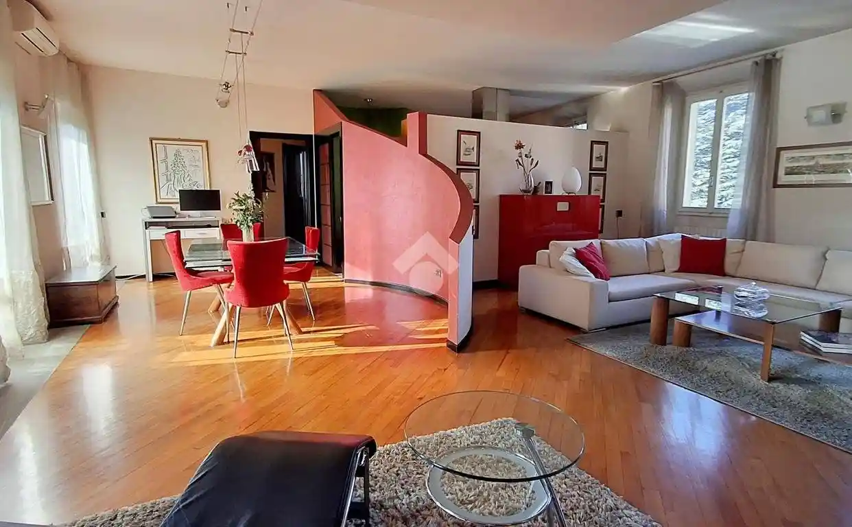 Appartamento in vendita a Carate Brianza