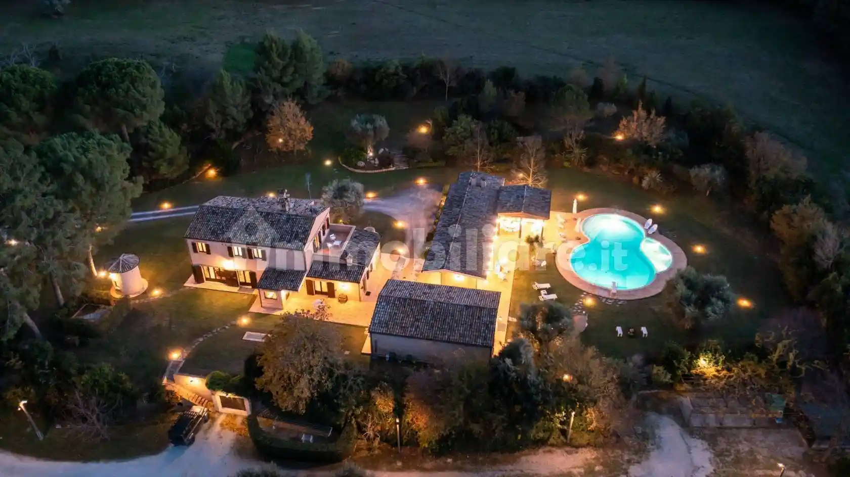 Rustico - Casale in vendita a Civitanova Marche