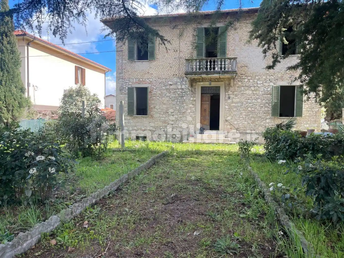Palazzo - Edificio in vendita a Spoleto