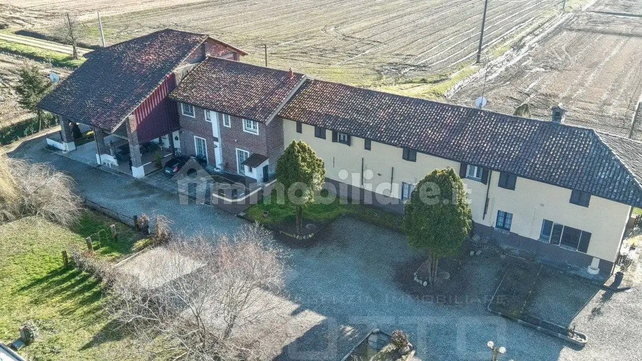 Palazzo - Edificio in vendita a Balocco