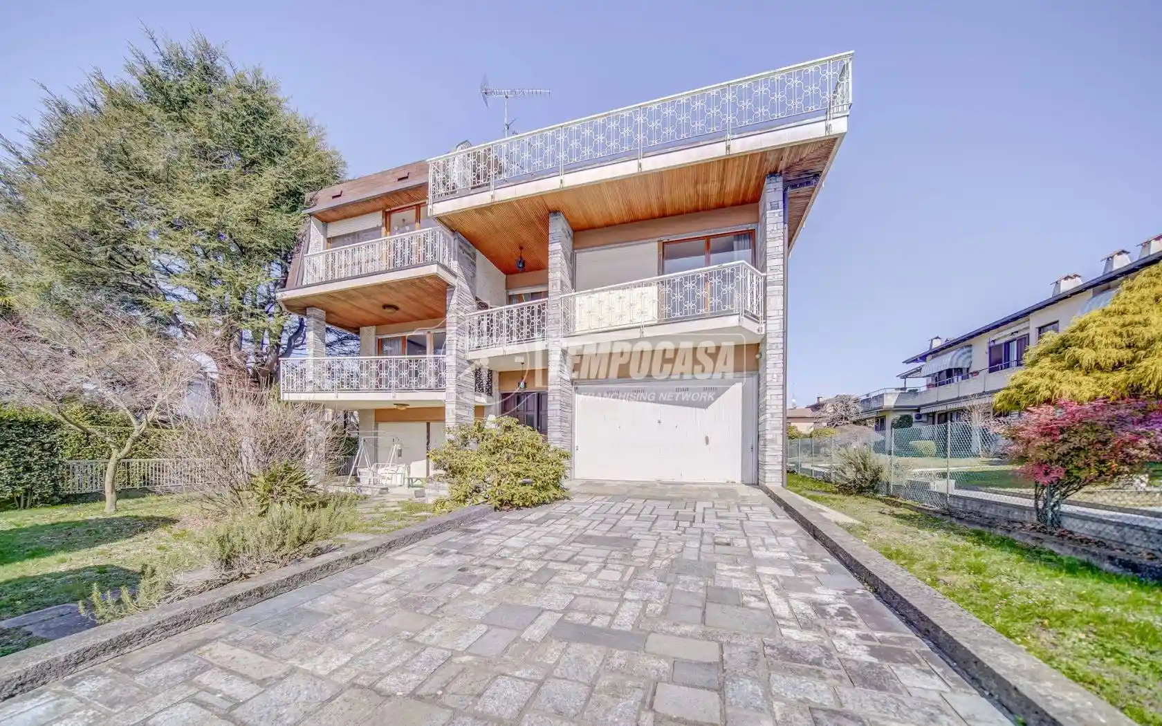 Villa in vendita a Sesto Calende