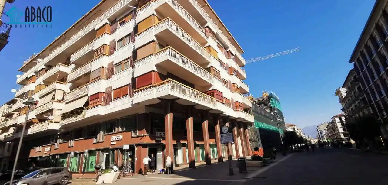 Appartamento via Dante Alighieri 16, Emanuele II, C. Colombo, Morelli e Silvati, Avellino - foto 3