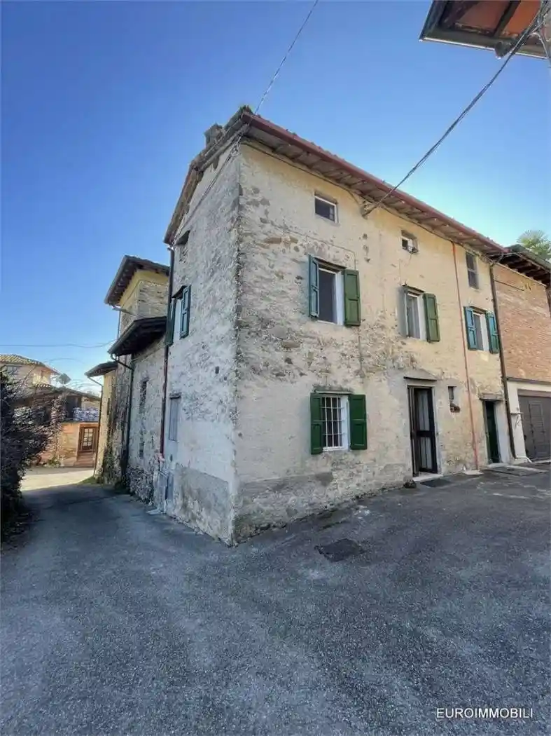 Casa indipendente in vendita a Neviano degli Arduini