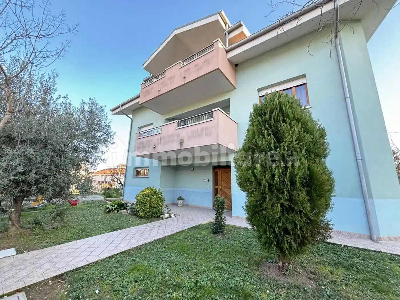 Casa indipendente in vendita a Trecastelli