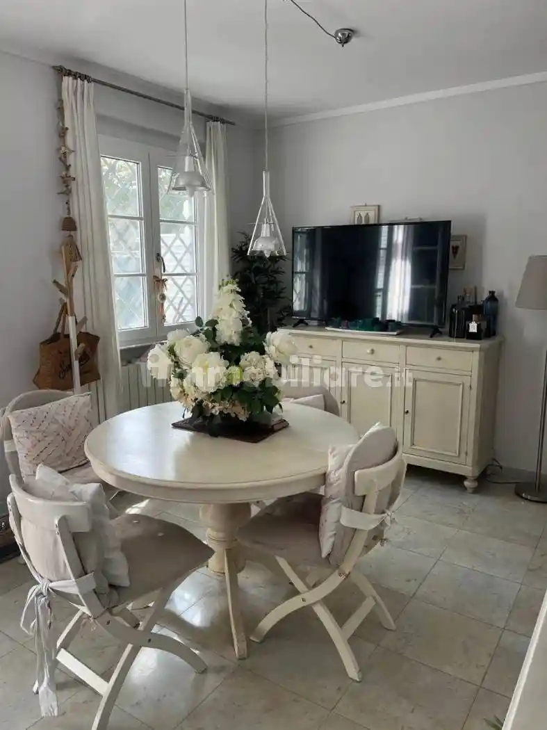 Casa indipendente in affitto a Pietrasanta
