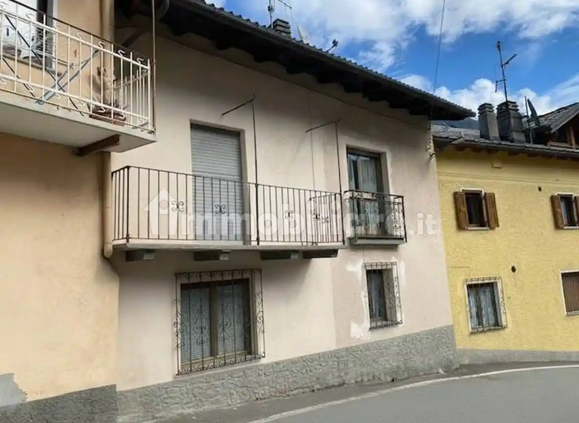 Casa indipendente in vendita a Issogne
