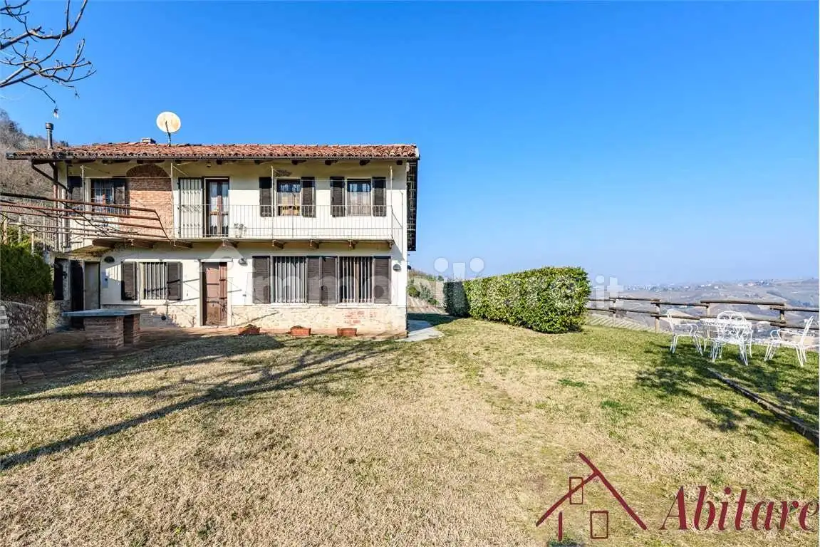 Villa in vendita a Diano d'Alba