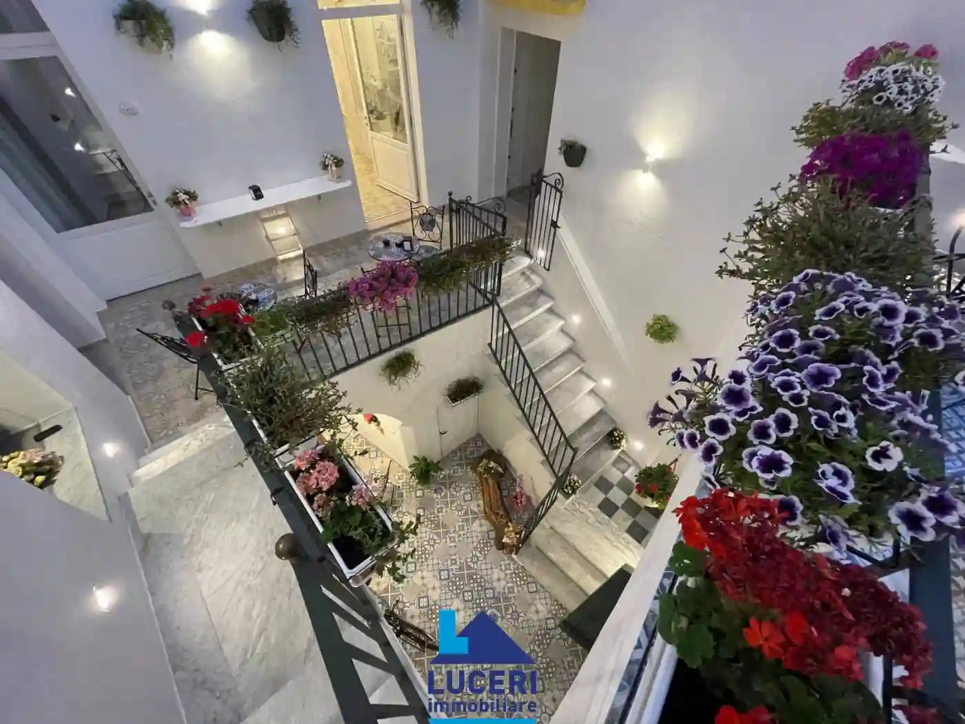 Palazzo - Edificio - foto 2