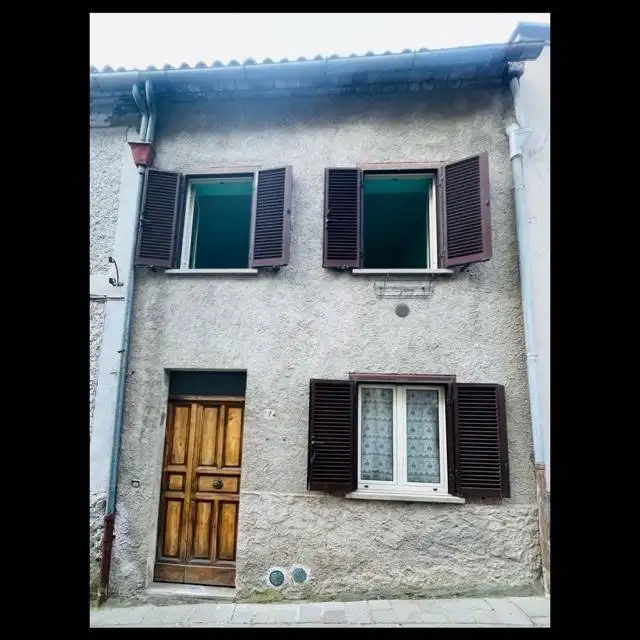 Casa indipendente in vendita a Proceno