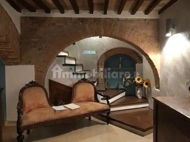 Palazzo - Edificio in vendita a Città di Castello