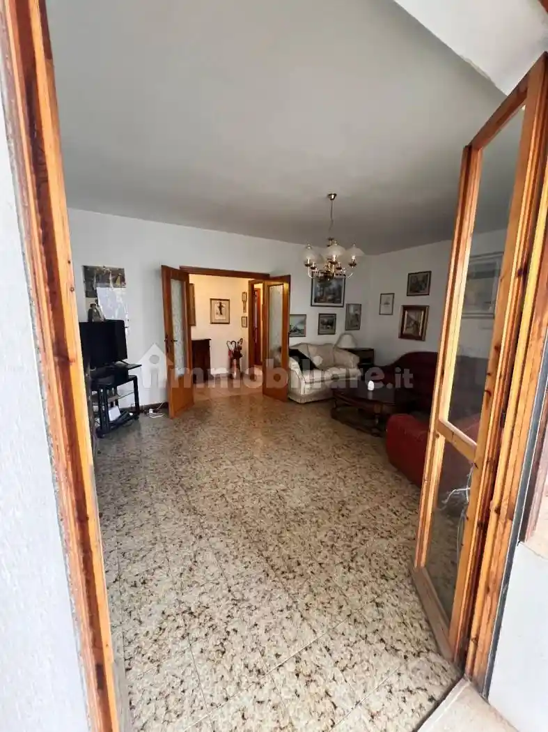 Palazzo - Edificio in Affitto - foto 2