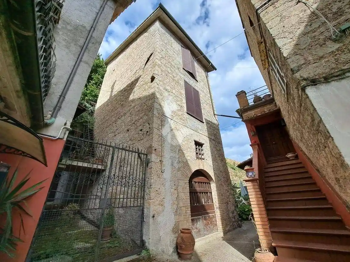 Appartamento in vendita a Carbognano