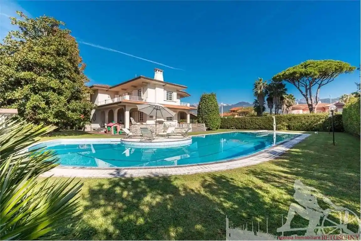 Villa unifamiliare, ottimo stato, 450 m², Roma Imperiale, Forte dei Marmi - foto 2