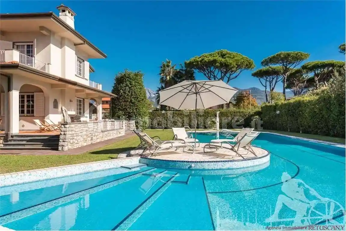 Villa unifamiliare, ottimo stato, 450 m², Roma Imperiale, Forte dei Marmi - foto 3