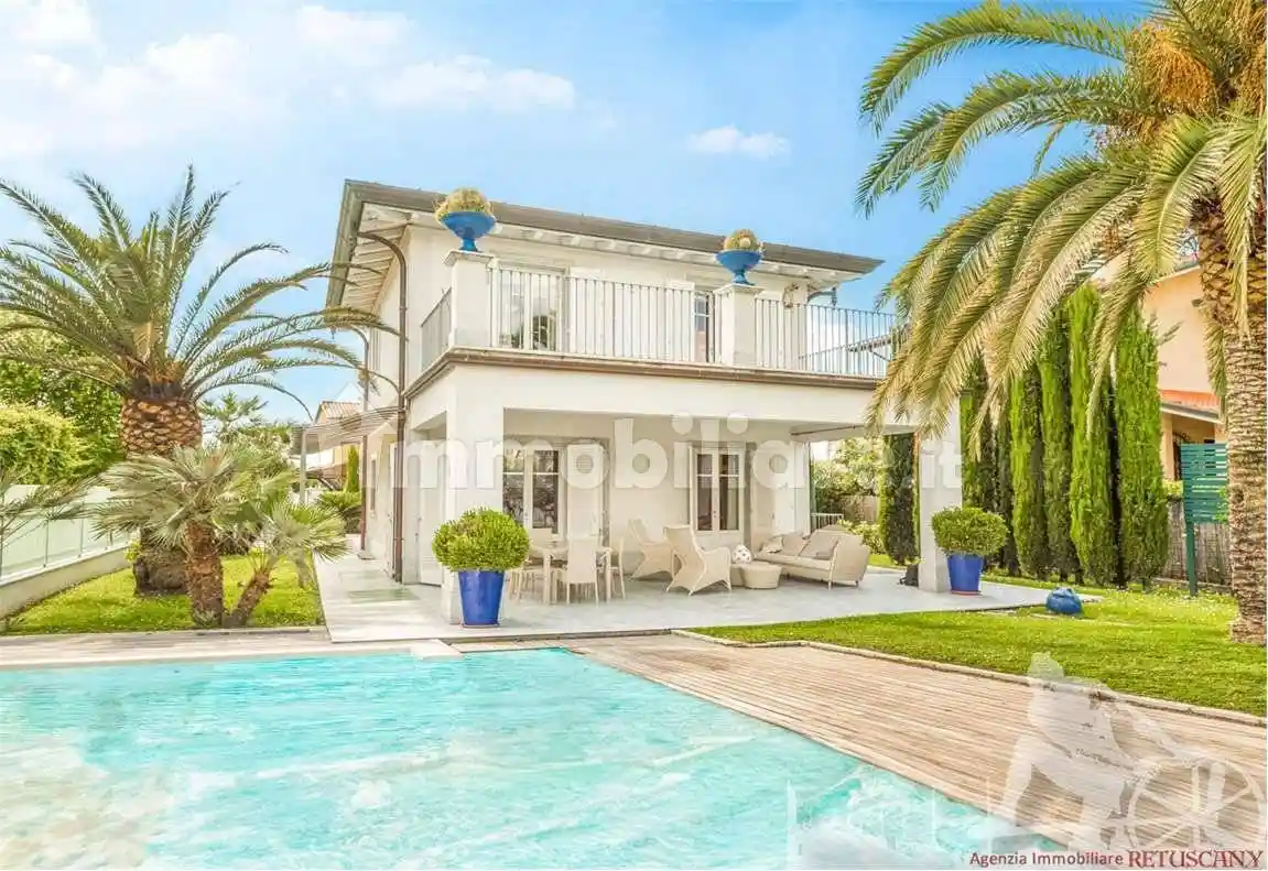 Villa in vendita a Forte dei Marmi