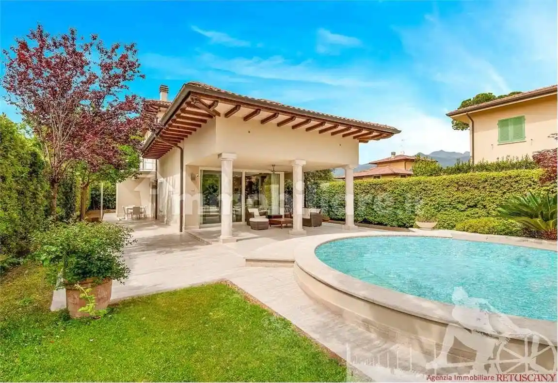 Villa in vendita a Forte dei Marmi
