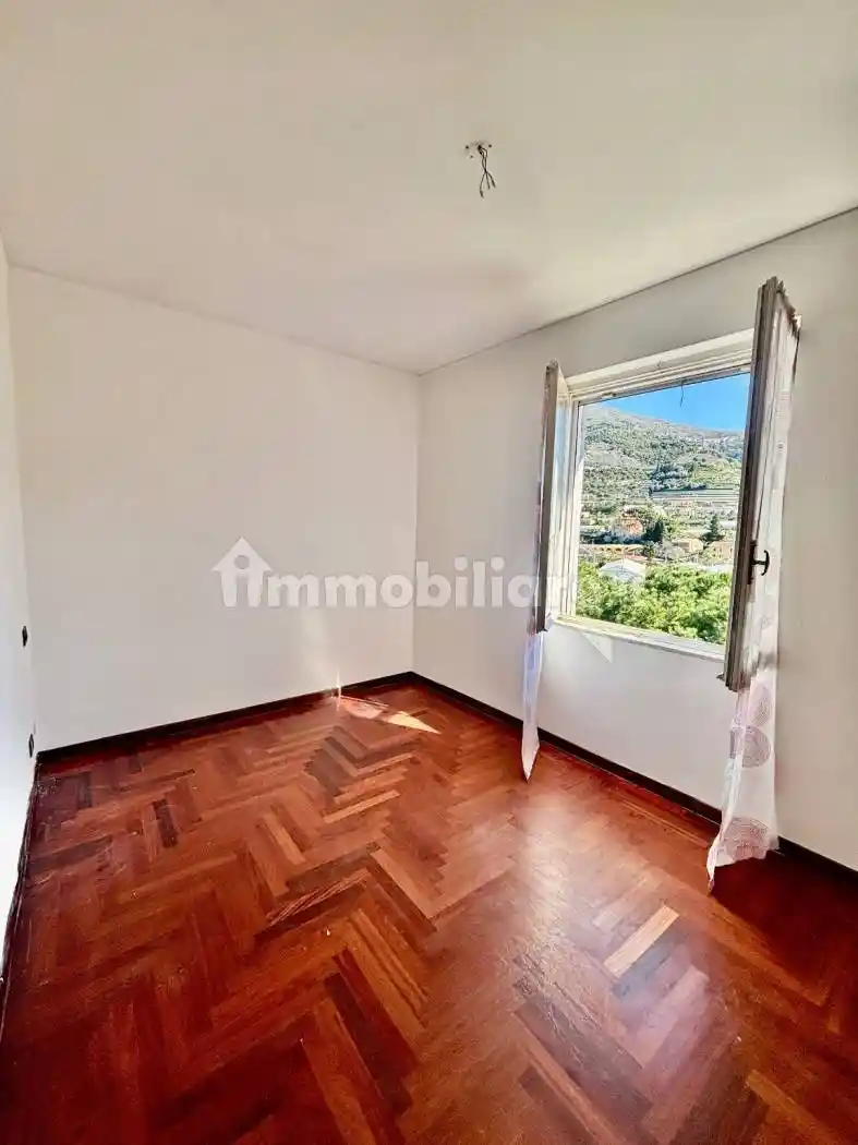 Appartamento in vendita a Taggia